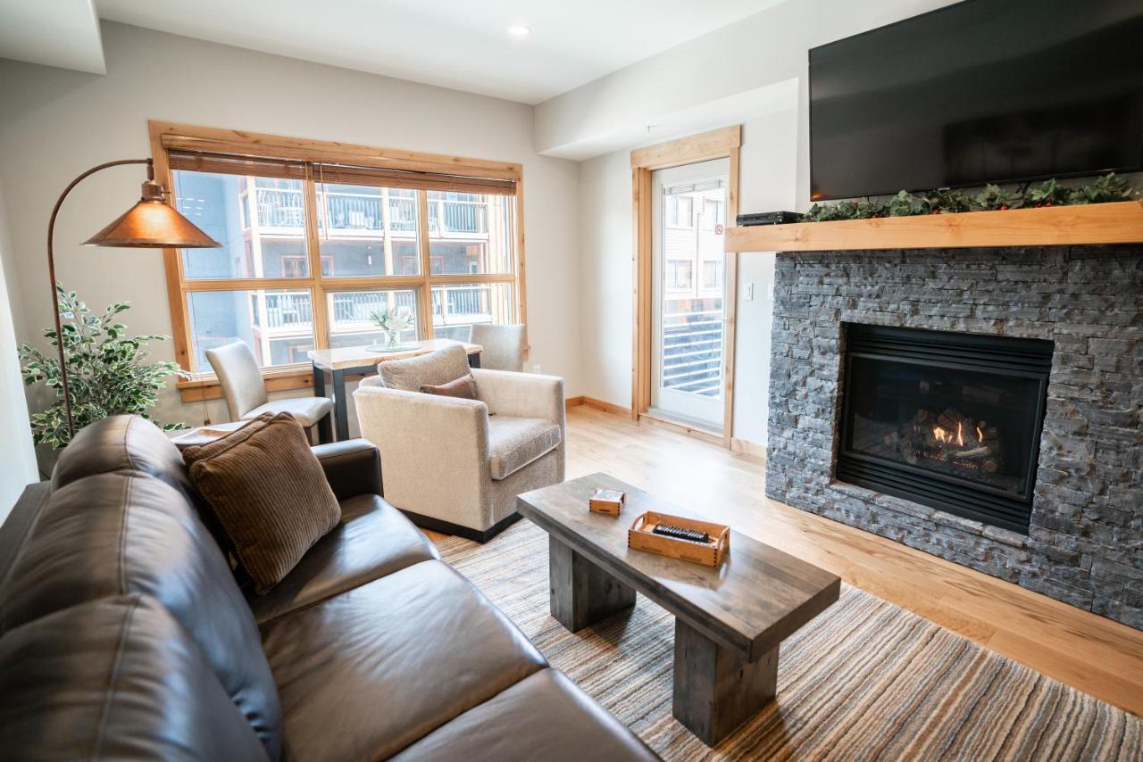 Spring Creek Luxury King One Bedroom At White Spruce Lodge Canmore Exterior photo