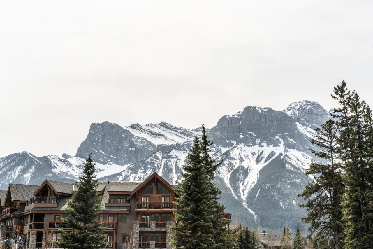 Spring Creek Luxury King One Bedroom At White Spruce Lodge Canmore Exterior photo